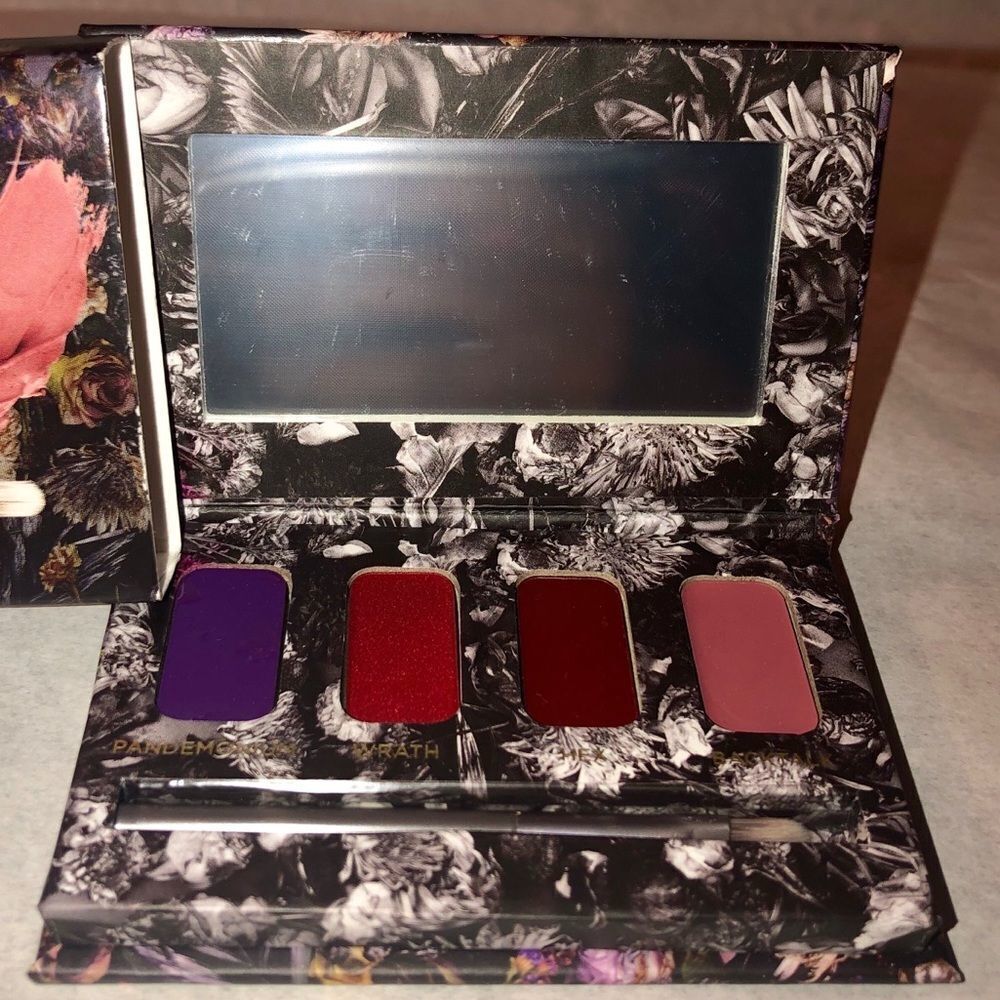 Urban Decay Vices Lip Kit NWT - Picture 2 of 3